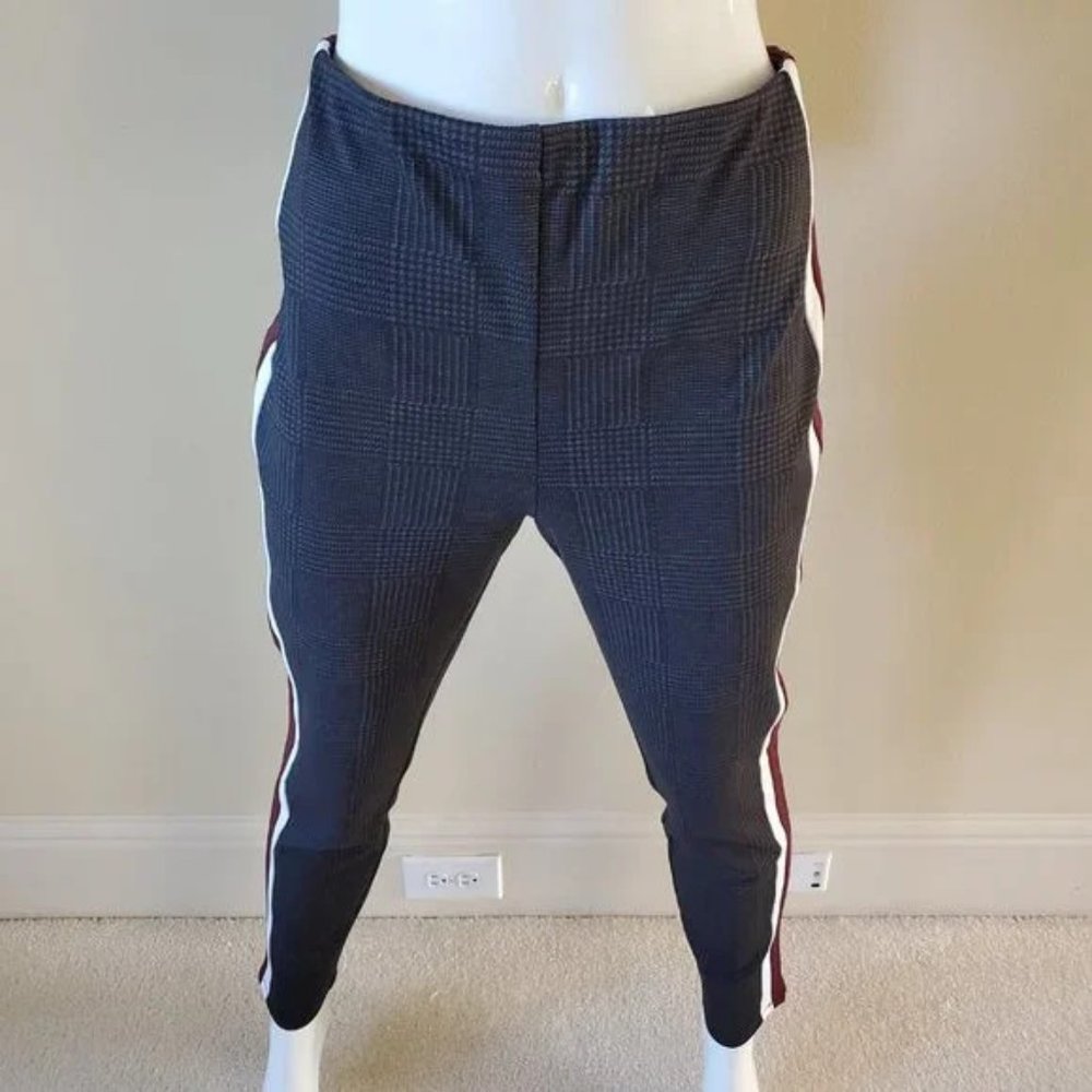 Forever 21 Gray Herringbone Activewear Legging with Checks Stripes SZ L